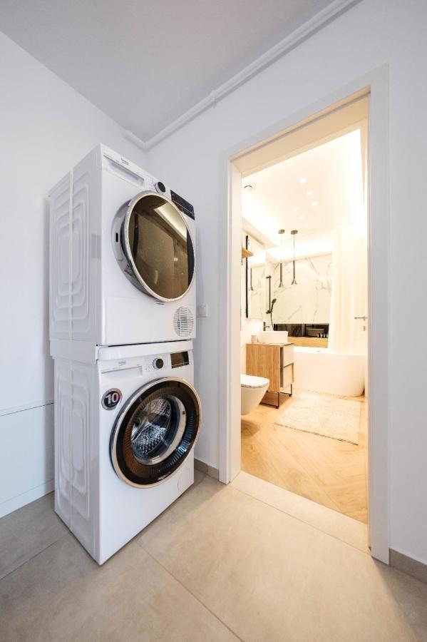 Brand New Luxury Apartment In The Heart Of Braşov Extérieur photo