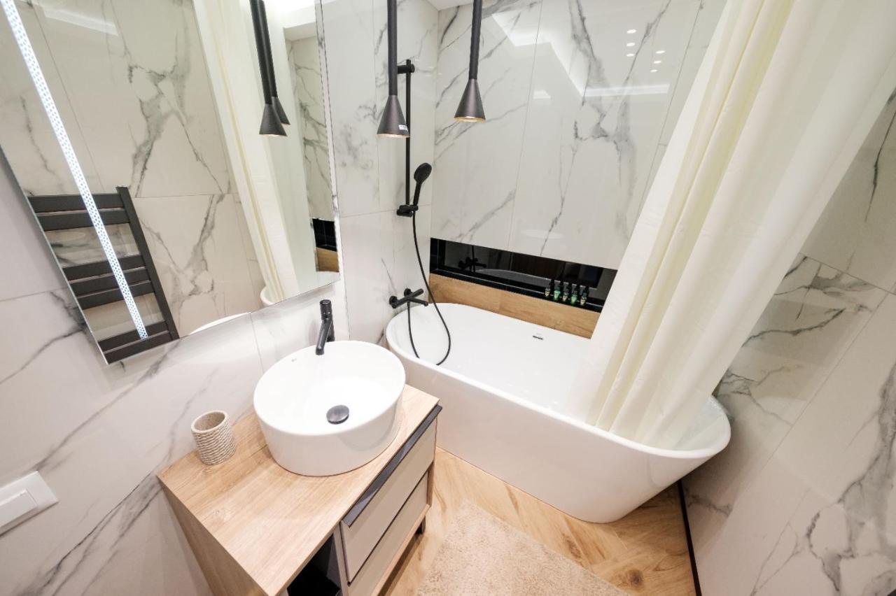 Brand New Luxury Apartment In The Heart Of Braşov Extérieur photo