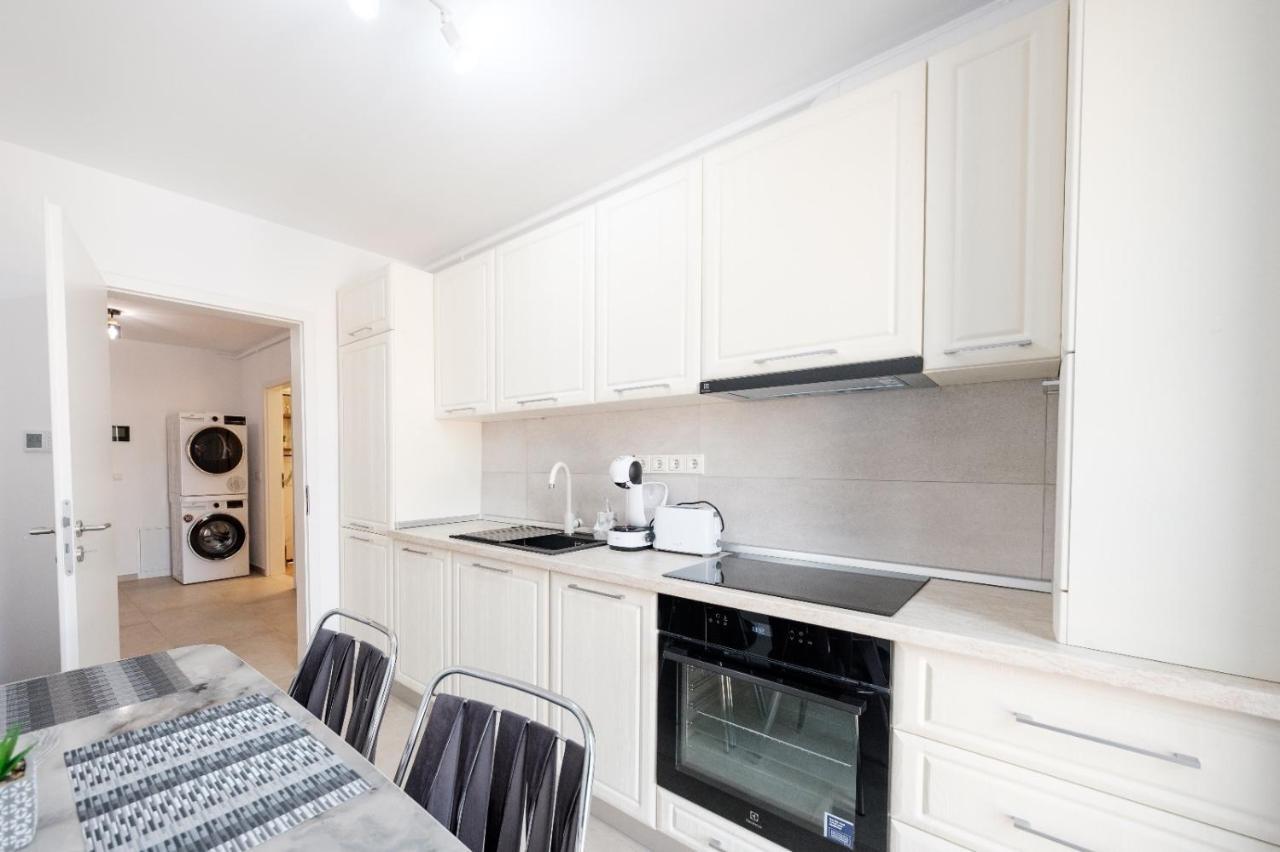 Brand New Luxury Apartment In The Heart Of Braşov Extérieur photo